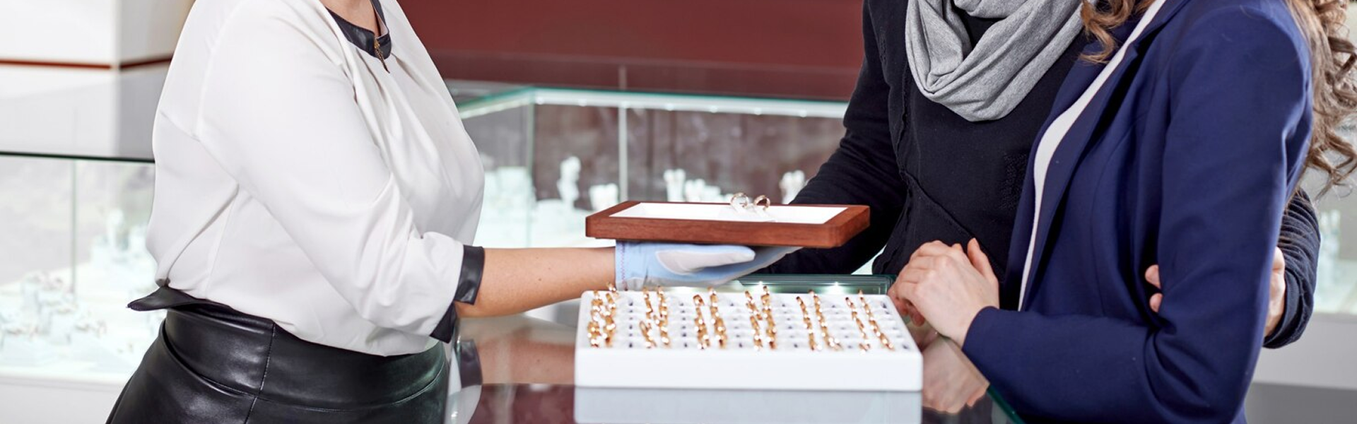 How to Choose the Perfect Necklace for Every Occasion